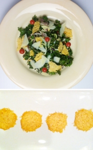 Jednoduchý a zdravý salát z kapusty, fenyklu a rajčátek