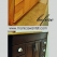 ze starého nábytku si můžete vytvořit nové, stačí koupit speciální barvu na dřevo (do interiéru) a nové úchytky. Povrch si nejdřív zbruste  (šmirgl papírem), odmastěte, natřete.